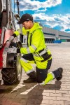 NEO TOOLS 81-620 Czapka robocza z daszkiem, chowane nauszniki