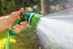 Zraszacz pistoletowy 7-funkcyjny z płynną regulacją strumienia, VERTO 15G710