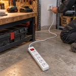 Przedłużacz listwowy 1,5 m 5 gniazd 3 x 1,5 mm2 biały ON/OFF NEO TOOLS 90-177